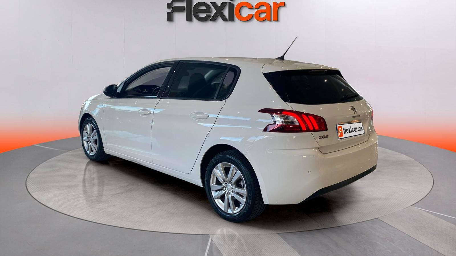https://cdn-flexicar.caraffinity.it/public_appraisal_images_pro/images/stock/201289/LggMeW527Y__WhatsApp Image 2025-10-02 at 18.02.18.jpeg